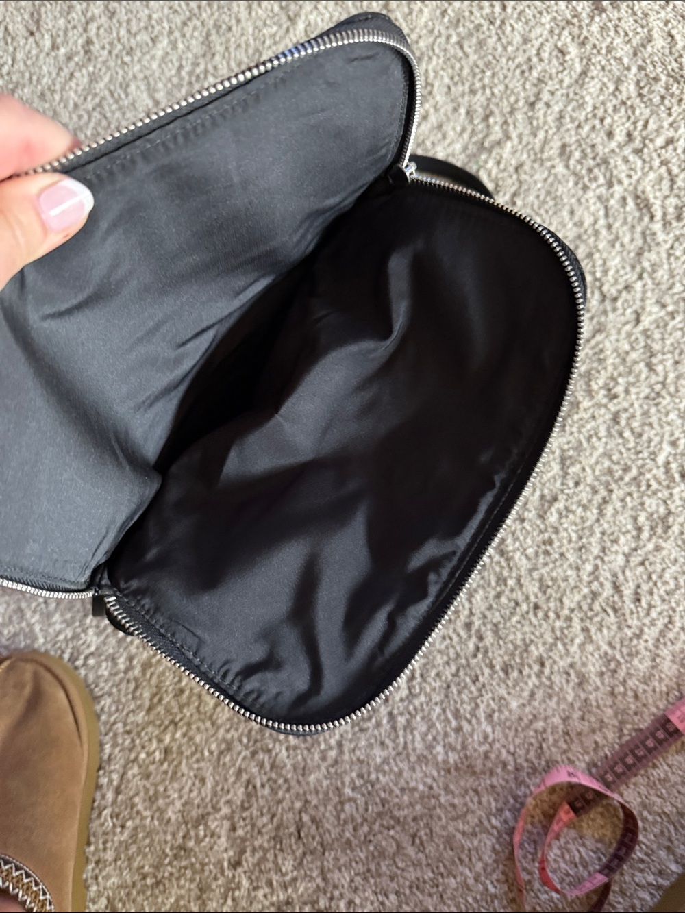 Wilsons Leather Black Leather Messenger Crossbody - Picture 6 of 8